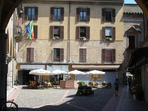 Piazza Broletto