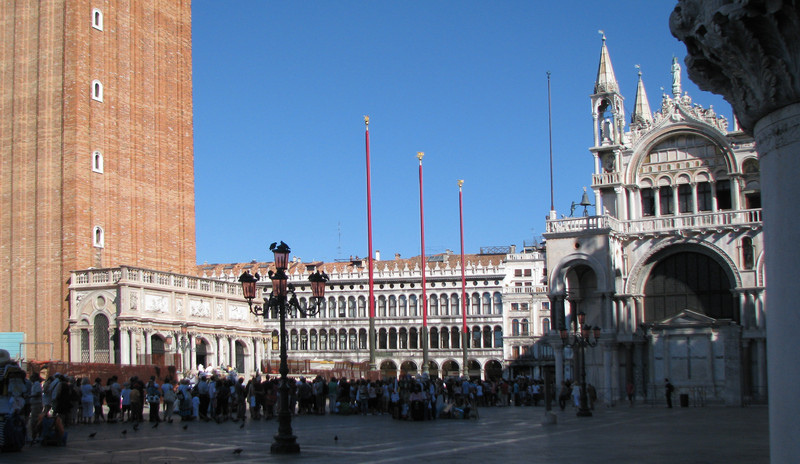 ''La fila'' - Venezia