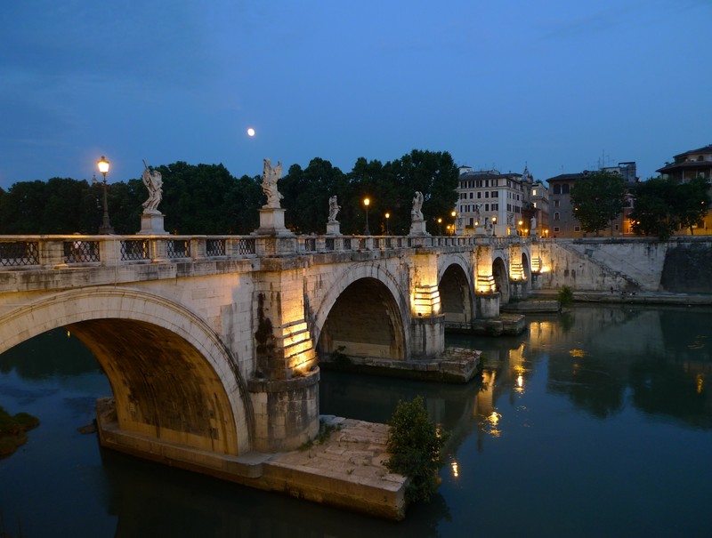 ''Luna calante sul Tevere'' - Roma