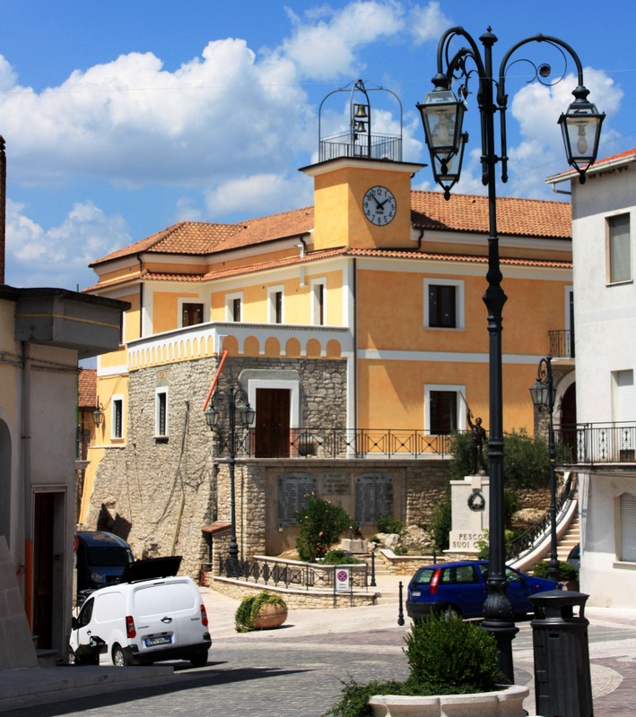 ''la piazzetta dedicata ai caduti'' - Pesco Sannita