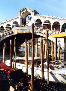 uno sguardo verso il ponte