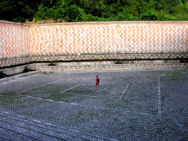 ''Piazza delle novantanove cannelle'' - L'Aquila