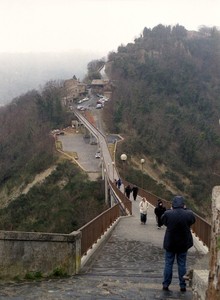 Civita di Bagnoregio – Il Ponte visto da Civita…