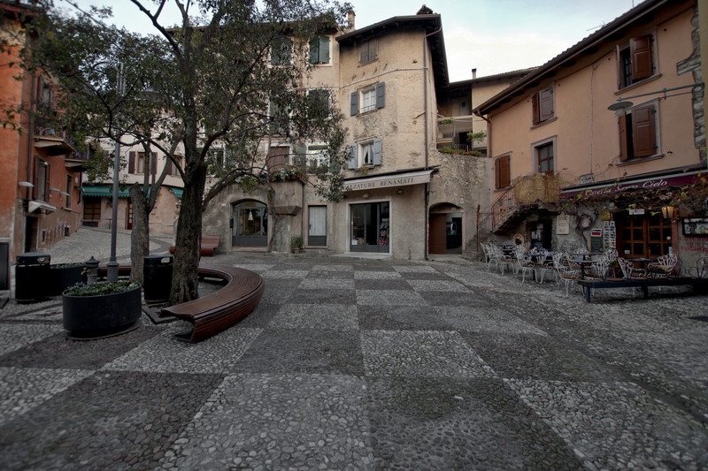 ''Piazza Don Turazza'' - Malcesine