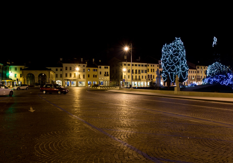 ''Piazza Giorgione a Natale'' - Castelfranco Veneto