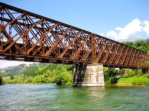 Il vecchio ponte della ferrovia