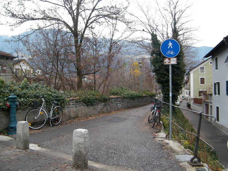 ''passeggiando in bicicletta'' - Bressanone