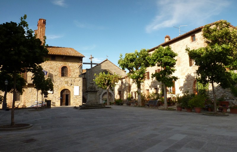 ''Piazza del Tribunale'' - Lucignano