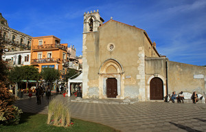 Piazza IX Aprile dedicata a Garibaldi