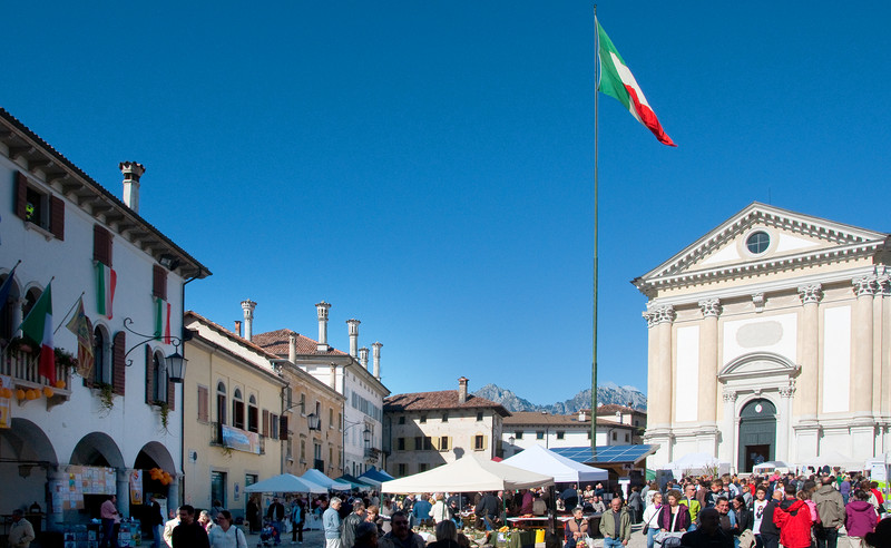 ''Piazza Papa Luciani'' - Mel