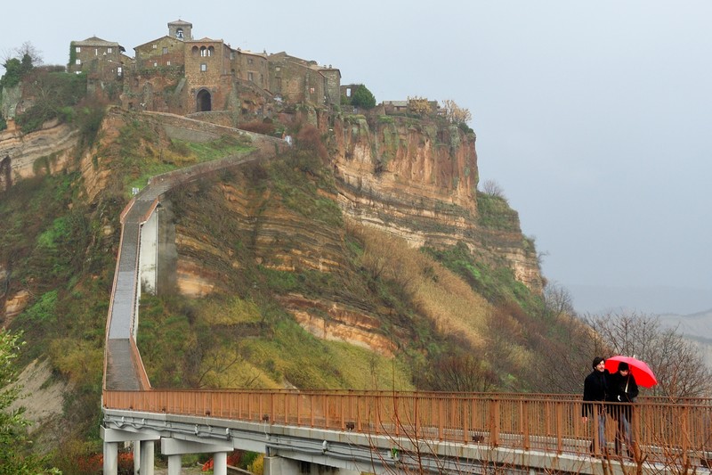 ''Tornando dalla Civita percorrendo il ponte.'' - Bagnoregio