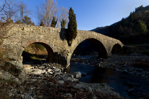 Il ponte Mediovale della valle del Bisenzio …e i primi raggi di sole