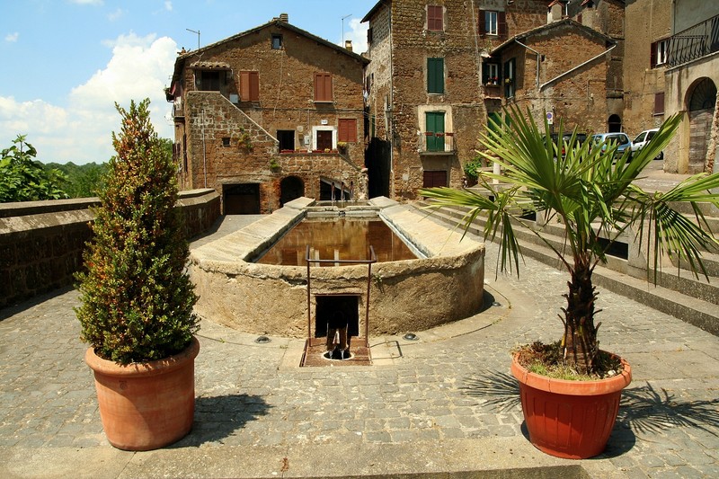 ''Piazza con vasca'' - Sutri