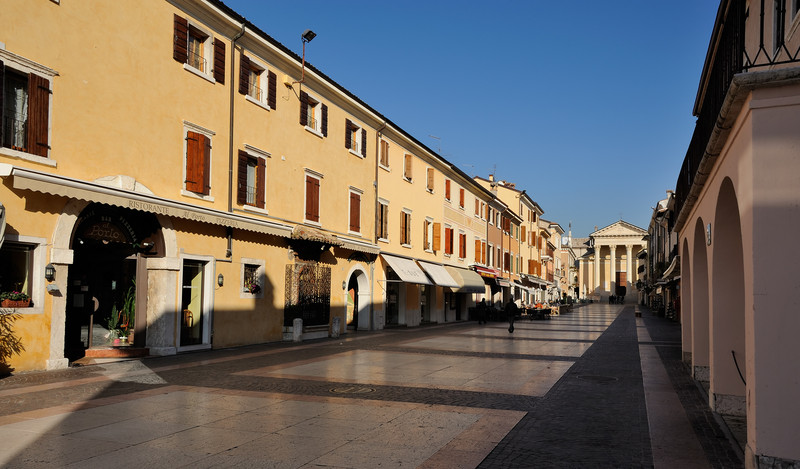 ''Lungo piazza Matteotti'' - Bardolino