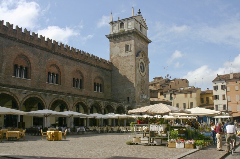 ''Piazza delle Erbe'' - Mantova