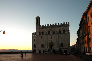 Tramonto sulla piazza