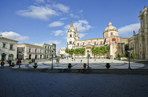 Il Duomo e la piazza omonima