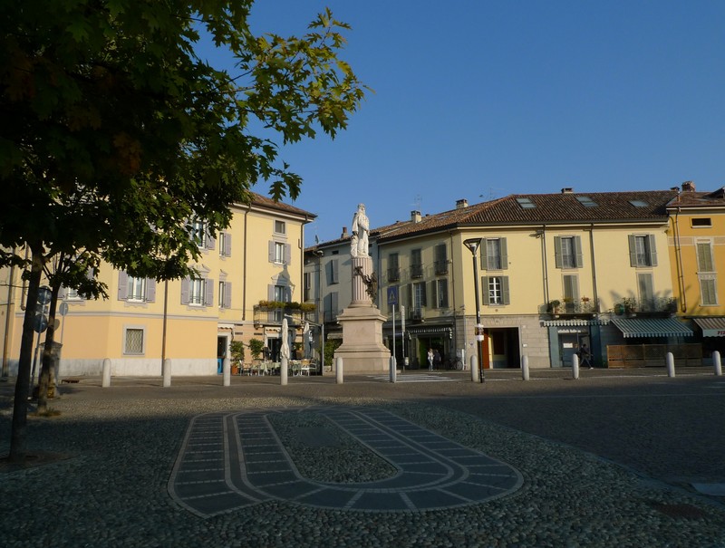 ''Un Re al centro della piazza'' - Lodi
