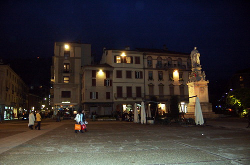 piazza Manzoni
