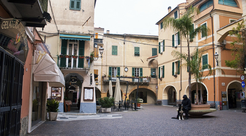 ''Piazza La Pietra'' - Pietra Ligure