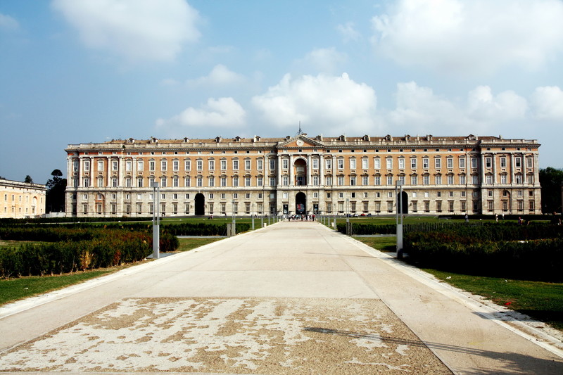 ''piazza di accesso alla reggia di Caserta'' - Caserta