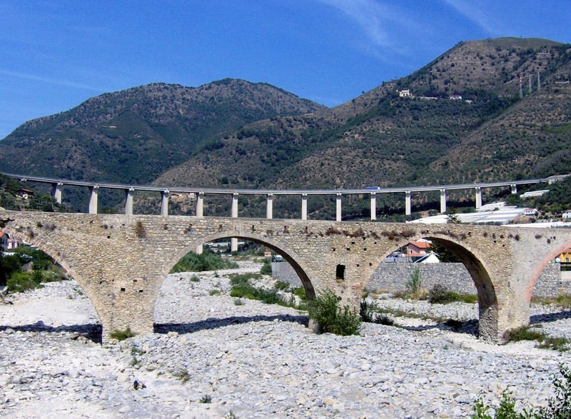 ''Gioco di ponti'' - Taggia