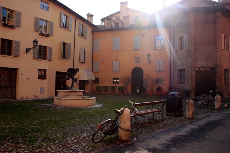 ''Sembra un piccolo borgo!'' - Modena