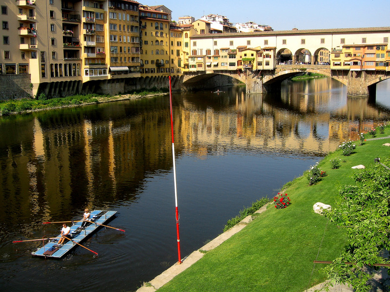 ''Remando verso Ponte Vecchio'' - Firenze