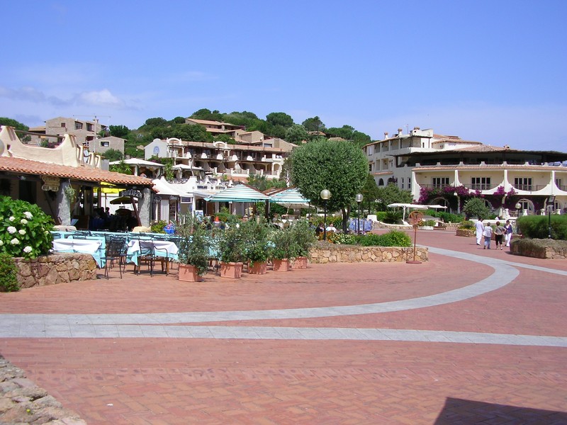 ''La piazzetta di Baja Sardinia'' - Arzachena