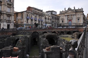 PER ME CIVITAS CATANENSIUM SUBLIMATUR A CHRISTO