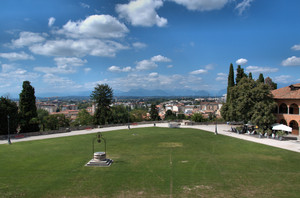 Piazza del castello (altra vista)