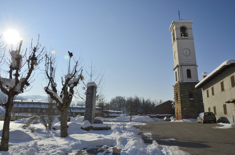 ''Sole sulla piazza San Giovanni -Farigliano'' - Farigliano