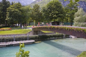 ponte  all’ingresso del  lago