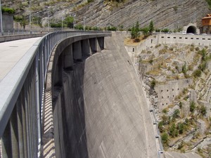 …ponte sulla diga…