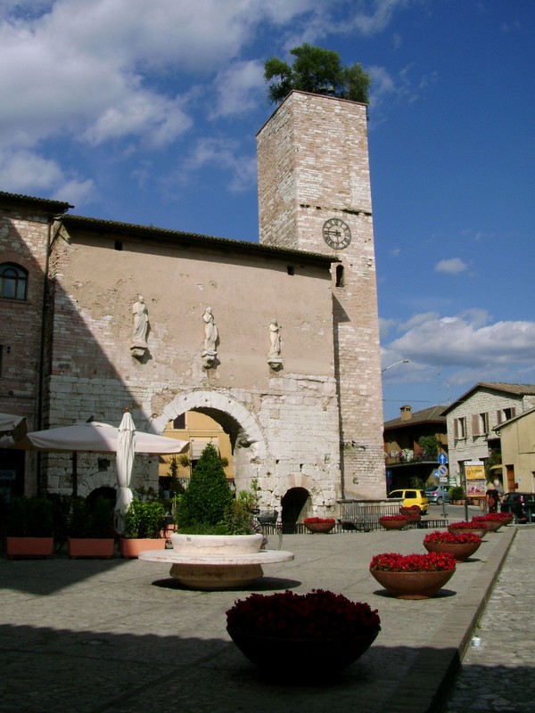 ''Ingresso al borgo'' - Spello