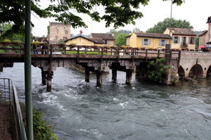 ponte di accesso alla frazione di Borghetto