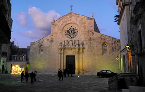Piazza con la Basilica