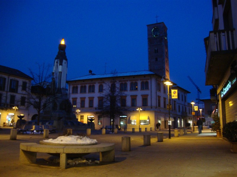 ''La fine del giorno si riempie di ombre e di luci'' - Seregno