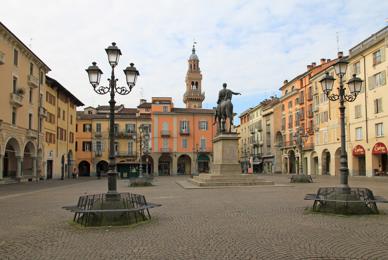 ''Piazza Giuseppe Mazzini a Casale Monferrato'' - Casale Monferrato