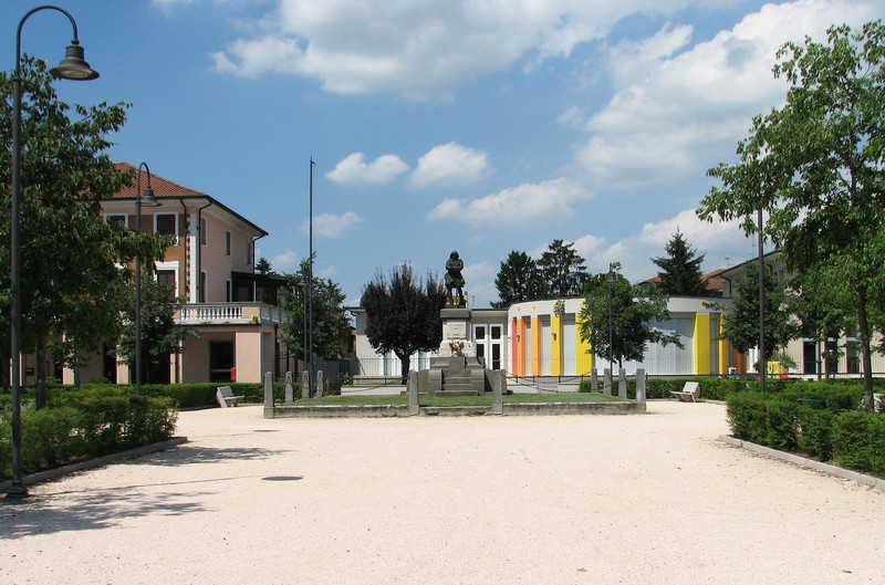 ''Governolo – Piazza della Repubblica'' - Roncoferraro