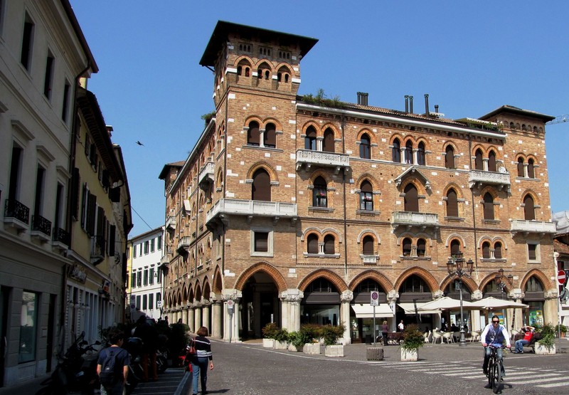 ''Una piazza di Treviso'' - Treviso