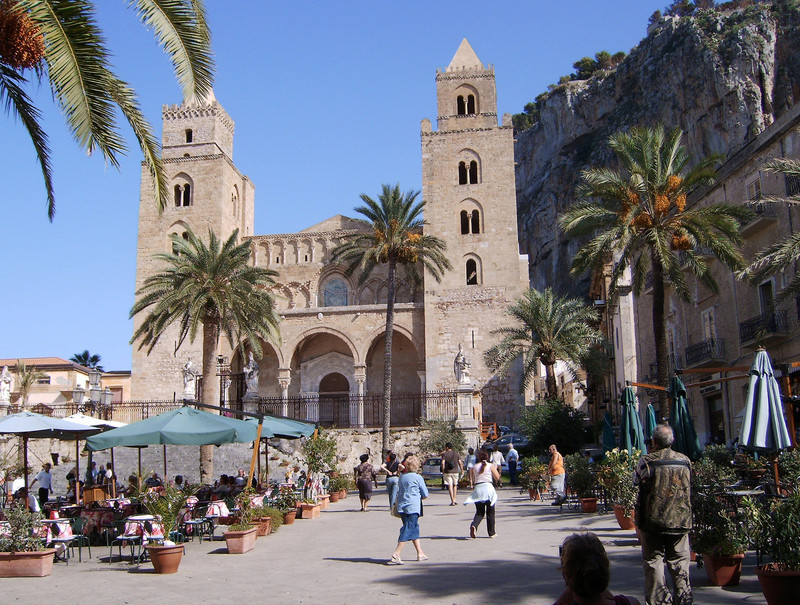 ''Piazza in festa'' - Cefalù