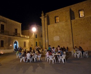 Party in piazza.