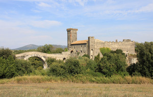 Il ponte ed il castello della Badia