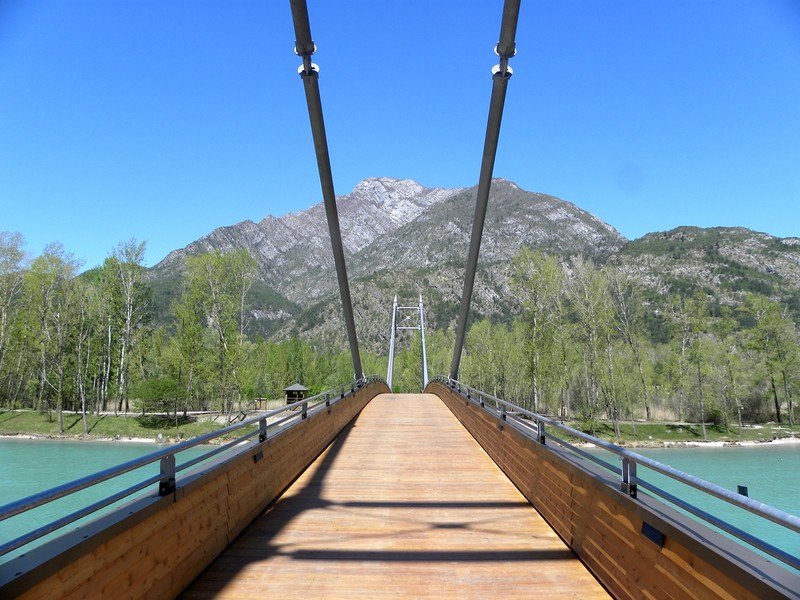 ''Ponte pedonale sul Lago di Cavazzo o Lago dei Tre Comuni.'' - Trasaghis