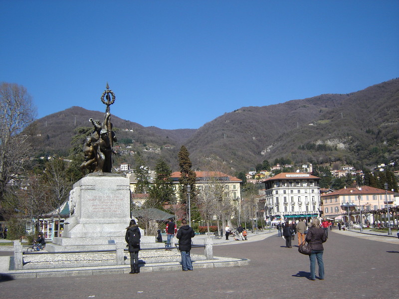 ''cernobbio piazza caduti in guerra'' - Cernobbio
