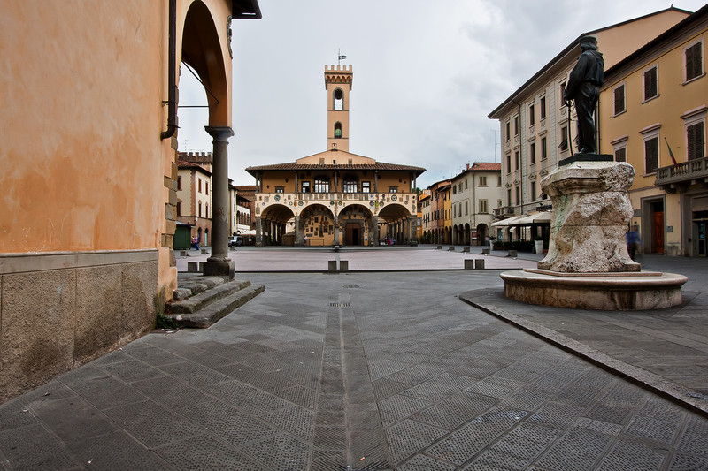 ''La  piazza di San Giovanni Valdarno  con il Castello d’Arnolfo'' - San Giovanni Valdarno