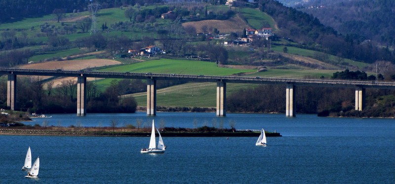 ''il Ponte della “Bolognese” sul lago di Bilancino'' - Barberino di Mugello