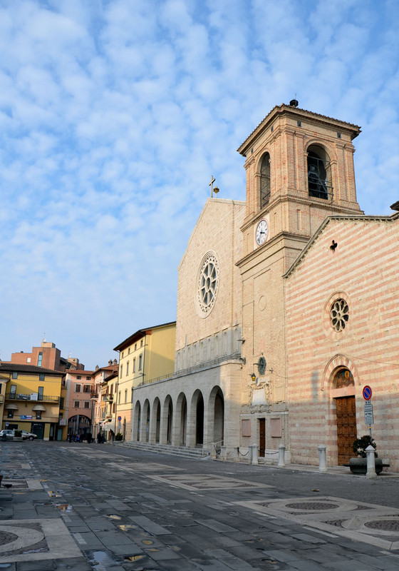 ''Piazza Mazzini e la chiesa di S.Croce'' - Bastia Umbra