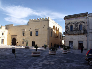 Piazza del Popolo Palazzo Ducale(LE)